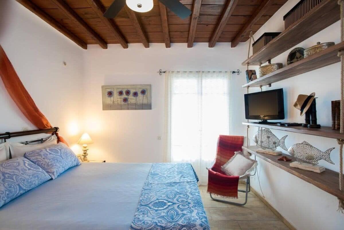 With Amazing Balcony View Of Mykonos Appartement